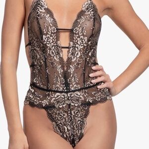 NWT In Bloom by Jonquil